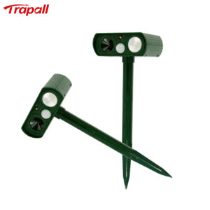 Garden LED Infrared Solar Mouse Dog Repellent with PIR Sensor Ultrasonic Animal Repeller